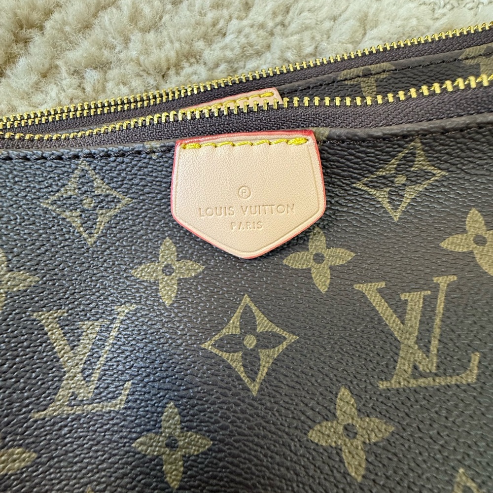 Cross Body - Picture 4 of 15